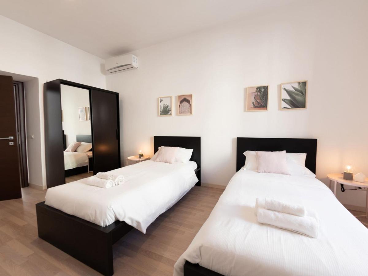 The Best Rent - Spacious Apartment Near Roma Termini Station Buitenkant foto