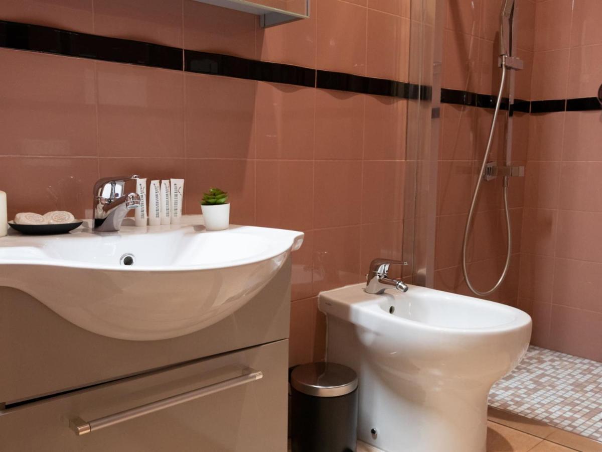 The Best Rent - Spacious Apartment Near Roma Termini Station Buitenkant foto